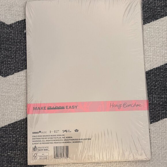 NWT LE SSERAFIM EASY3rd Mini Album, Compact Ver. Cheerful Red, Hong Eunchae - Picture 2 of 2